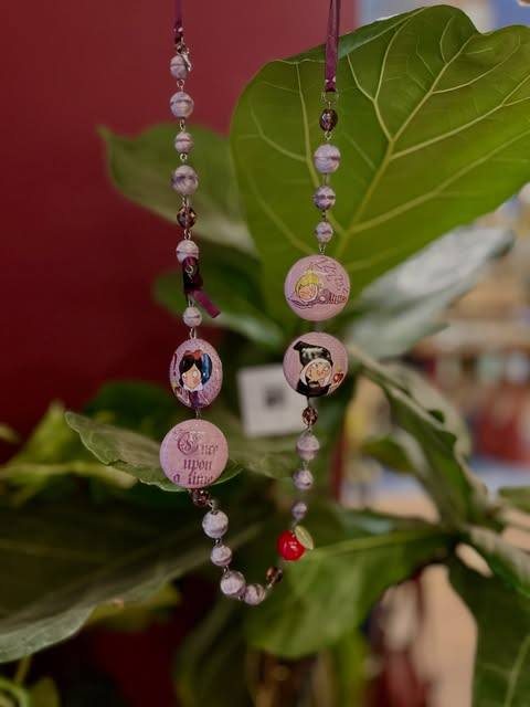 Collana lunga con perle lilla